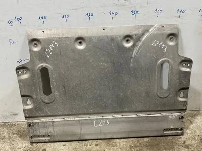 Aston Martin DB11 (AM5) 2019 Under cover Engine - Image 1