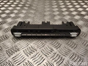 Mercedes-Benz A 247 905 57 02 / A2479055702 B-Class (W247) 2019 Bedienteil Klimaautomatik