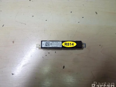 Volkswagen 3AF 035 552 / 3AF035552 PASSAT (362) 2011 Antenne - Image 1