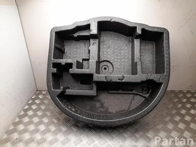 Toyota 64993-0D060 / 649930D060 Yaris Cross XP210 2025 Skrzynka z narzędziami - Zdjęcie 1