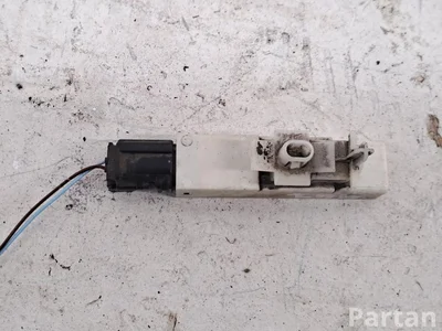 Mazda KD47676NXA CX-3 (DK) 2018 Antenos stiprintuvas - Paveiksliukas 1