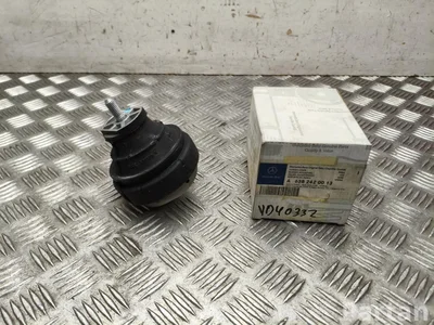 Mercedes-Benz A6382420013 VITO Box (638) 2003 Engine Mounting - Image 1