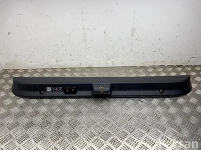 Mercedes-Benz A2957501600, A2068200701 EQE V295 2023 Couvercle pour porte-cadenas - Image 1