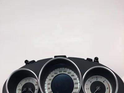 Mercedes-Benz A2129007129 E-CLASS (W212) 2012 Tableau de bord km/h - Image 1