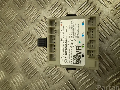 Mercedes-Benz A9079005604 Sprinter (907/910) 2019 Unité de commande pour porte Right Front - Image 1