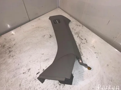 Volvo 8641780 V50 (MW) 2004 Bordure de seuil de porte - Image 1