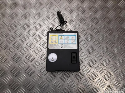 Mazda GS1D37C20, K4313 CX-5 (KE, GH) 2013 COMPRESSEUR DE POMPE À AIR DE PNEU - Image 1