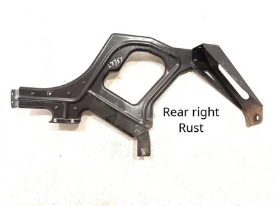 McLaren 13A4887CP, 13A4887CP01 570S 2016 Bracket for wing Right - Image 1