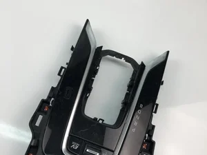 Toyota 76P549-LH / 76P549LH COROLLA (E210) Estate 2021 Pavarų svirties galvelė Automatinė pavarų dėžė