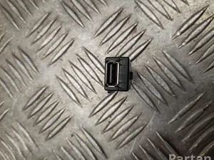 Škoda 5Q0 035 729 / 5Q0035729 SUPERB III Estate (3V5) 2019 Périphérique d'entrée USB