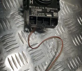 Mercedes-Benz A1728701458 CLS (C218) 2014 Interface multimédia avec unité de contrôle - Image 1