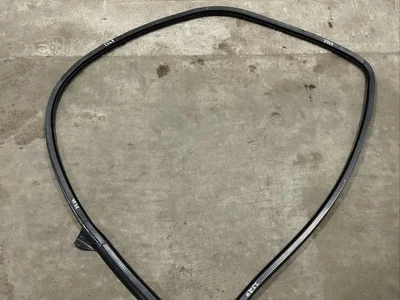 Maserati 670032870 LEVANTE 2019 Joint d'étanchéité de porte Right Front - Image 1