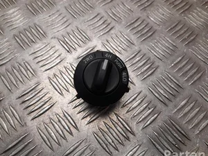 Nissan 5X08A NAVARA Platform/Chassis (D23) 2016 Commutateur multiple