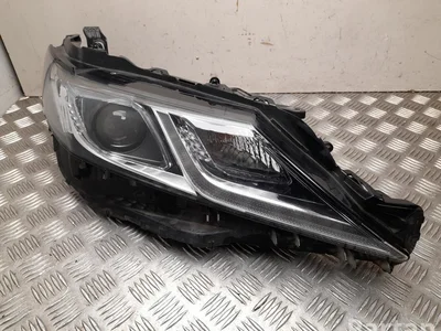 Toyota 81110-33D51, 89908-33030 / 8111033D51, 8990833030 Camry XV70 2020 Phare - Image 1