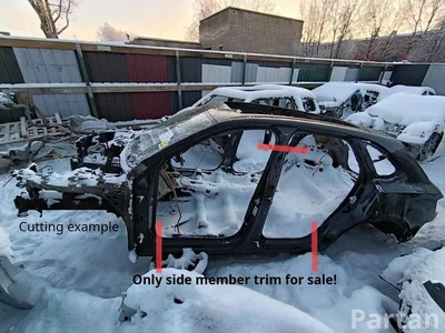 Bentley BENTAYGA 2017 Slenksčių apdaila kairė pusė - Paveiksliukas 1