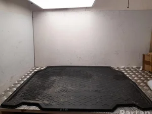 Toyota PW241-0D002 / PW2410D002 Yaris Cross XP210 2023 Tapis de coffre