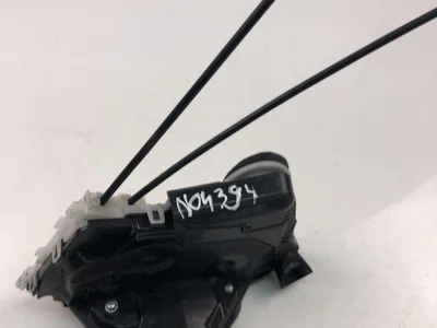 Toyota T43-11140F1 / T4311140F1 YARIS (_P13_) 2012 Serrure de porte - Image 1