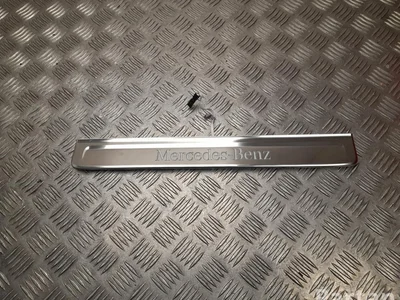 Mercedes-Benz A 297 680 16 00 / A2976801600 EQE V295 2022 plaque de seuil - panneau de seuil - Image 1