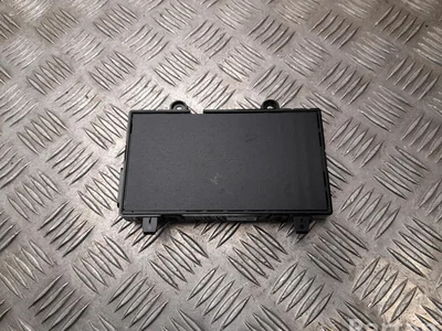 Mercedes-Benz A 167 900 82 07 / A1679008207 A-CLASS W177 2020 Bouton de chargement sans fil - Image 1