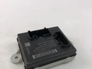 Volvo 31394043 V40 Hatchback 2017 Unidad de control de puertas