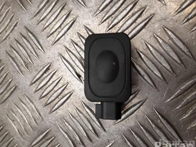 Ford USA GB5T-14K147-CA / GB5T14K147CA Mustang Mach-E 2022 Bouton du coffre à bagages - Image 1