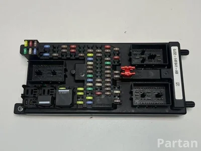 Land Rover GJ3214F041AB RANGE ROVER EVOQUE (L538) 2016 Boîte à fusibles - Image 1