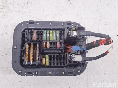 Mercedes-Benz A2225403150 C-CLASS (W205) 2015 Saugiklių dėžė - Paveiksliukas 1