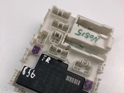 Suzuki 3671068L12 SWIFT IV (FZ, NZ) 2012 Boîte à fusibles - Image 1