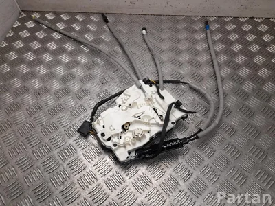 Mercedes-Benz A 447 730 27 02 / A4477302702 VITO Box (W447) 2025 Serrure de porte Right Rear - Image 1