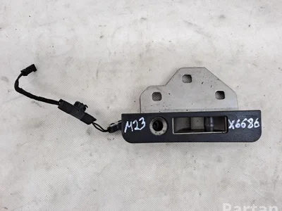 BMW 7261721 3 Convertible (E93) 2011 Verrouiller l'attaquant - Image 1