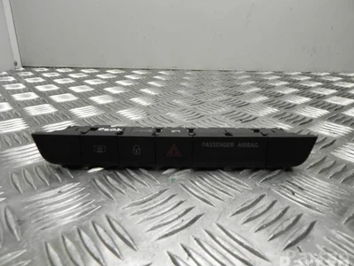 Škoda 6V0 927 132 A / 6V0927132A FABIA III (NJ3) 2015 Commutateur multiple - Image 1