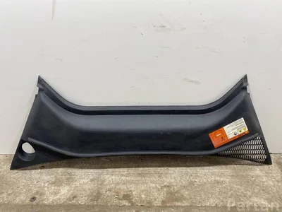 Tesla 105048800B MODEL S 2013 Garniture de capot d'essuie glace - Image 1