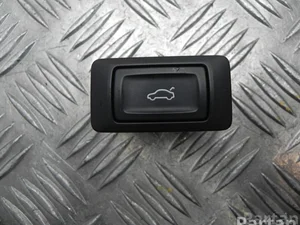 Audi 4G0 959 831 A / 4G0959831A Q5 (8R) 2013 Bouton du coffre à bagages