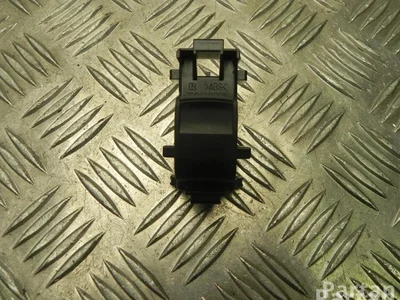 Toyota 829-2A5D / 8292A5D YARIS (_P13_) 2016 Bouton de lève-vitre - Image 1