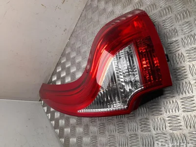 Volvo 89504241 XC60 2010 Feu arrière - Image 1