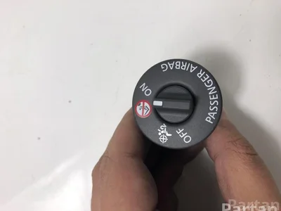 Renault 681999278R MEGANE IV Grandtour (K9A/M_) 2020 Interrupteur de désactivation de l'airbag passager - Image 1