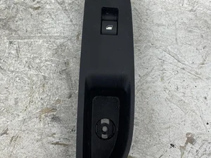 Opel 9840530680 Astra L Hatchback 2023 Bouton de lève-vitre