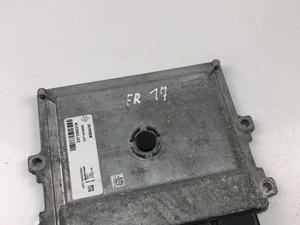 Renault 237109221R; 237105499R / 237109221R, 237105499R CLIO IV (BH_) 2014 Unidad de control del motor