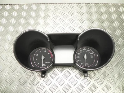 Alfa Romeo 10R-057825 / 10R057825 GIULIA (952_) 2016 Tableau de bord mph km/h - Image 1