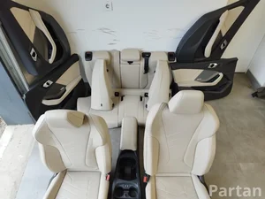 BMW 1 (F70) 2025 Set of seats Door panel Armrest