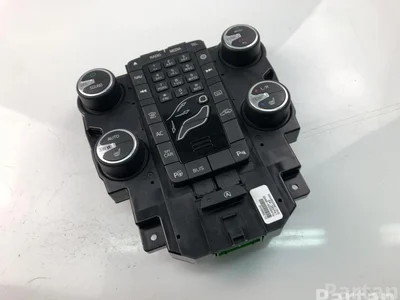 Volvo 31398642 V40 Hatchback 2016 Contrôle automatique de la climatisation - Image 1