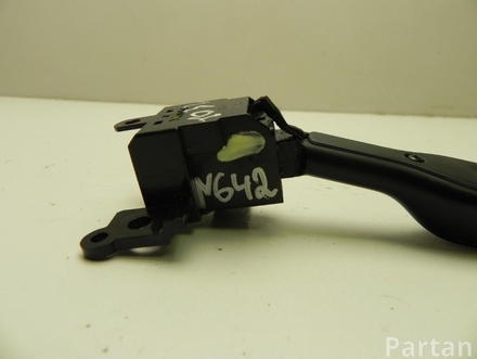 TOYOTA 18A174 COROLLA Verso (ZER_, ZZE12_, R1_) 2007 Switch for cruise control system