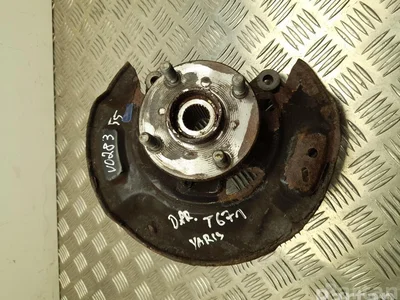 Toyota 432110D230 YARIS (_P13_) 2016 Logement de roulement de roue Right Front - Image 1