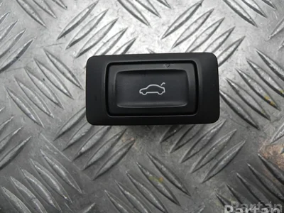 Audi 4G0 959 831 A / 4G0959831A Q5 (8R) 2013 Bouton du coffre à bagages - Image 1