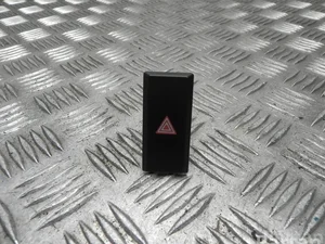 Toyota 15D509 PRIUS (_W5_) 2017 Éclairage d'urgence / interrupteur de danger