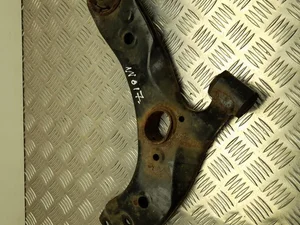 Toyota 48655-02060, 48069-02130 / 4865502060, 4806902130 AURIS (_E15_) 2009 Devant  bras de commande de voie inférieur