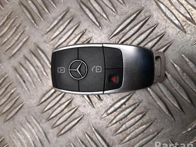 Mercedes-Benz A 247 905 17 04 / A2479051704 B-Class (W247) 2022 Raktas - Nuotrauka 1