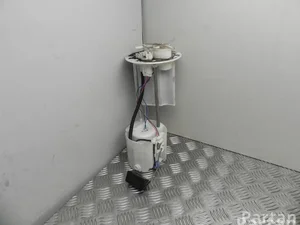 Toyota 77704-0D090 / 777040D090 YARIS (_P13_) 2014 Unité d'alimentation en carburant