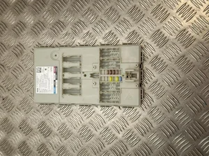 BMW 8800390 5 (G30) 2017 Boîte à fusibles