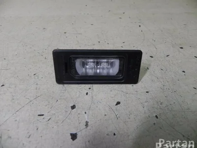 Audi 4G0 943 021 / 4G0943021 A3 (8V1, 8VK) 2013 Éclairage de plaque d'immatriculation - Image 1